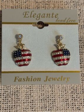 Elegante Red, White & Blue American Flag Apple Drop Earrings